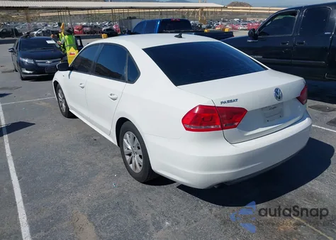 2015 Volkswagen Passat 1.8T Wolfsburg Edition из США, поврежденный, VIN 1VWAT7A34FC048747